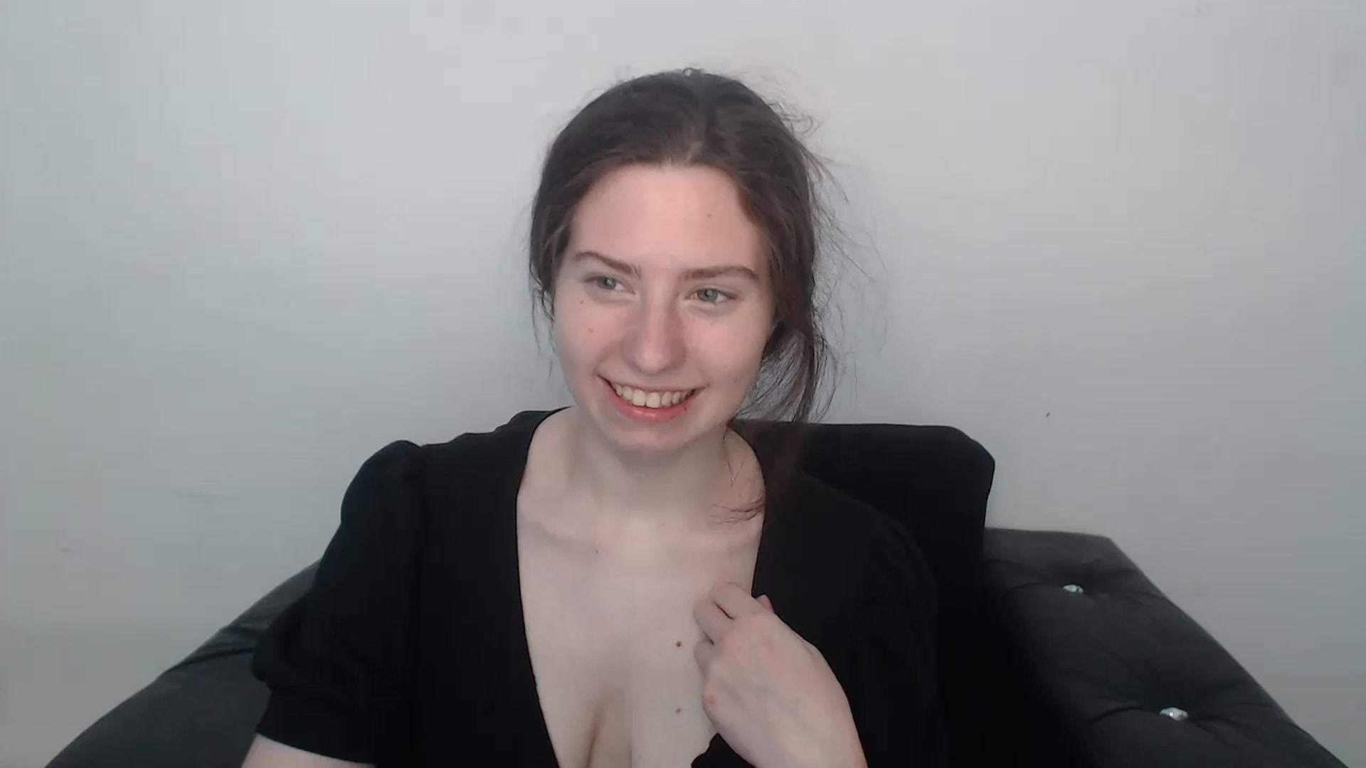 Gallery image thumbnail from Cranky_cherry's myfreecams stream on, 08/21/2023, 12:47 image 2 of 20