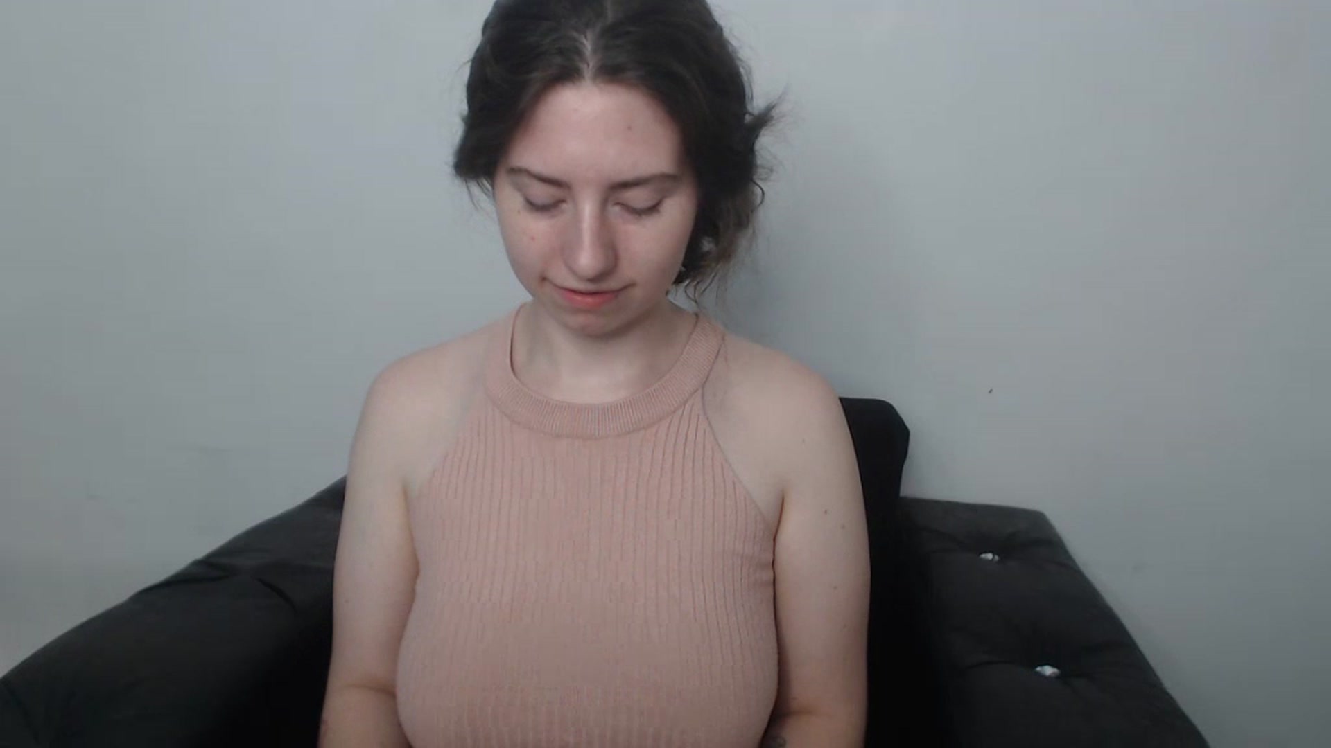 Gallery image thumbnail from Cranky_cherry's myfreecams stream on, 08/27/2023, 11:38 image 3 of 20