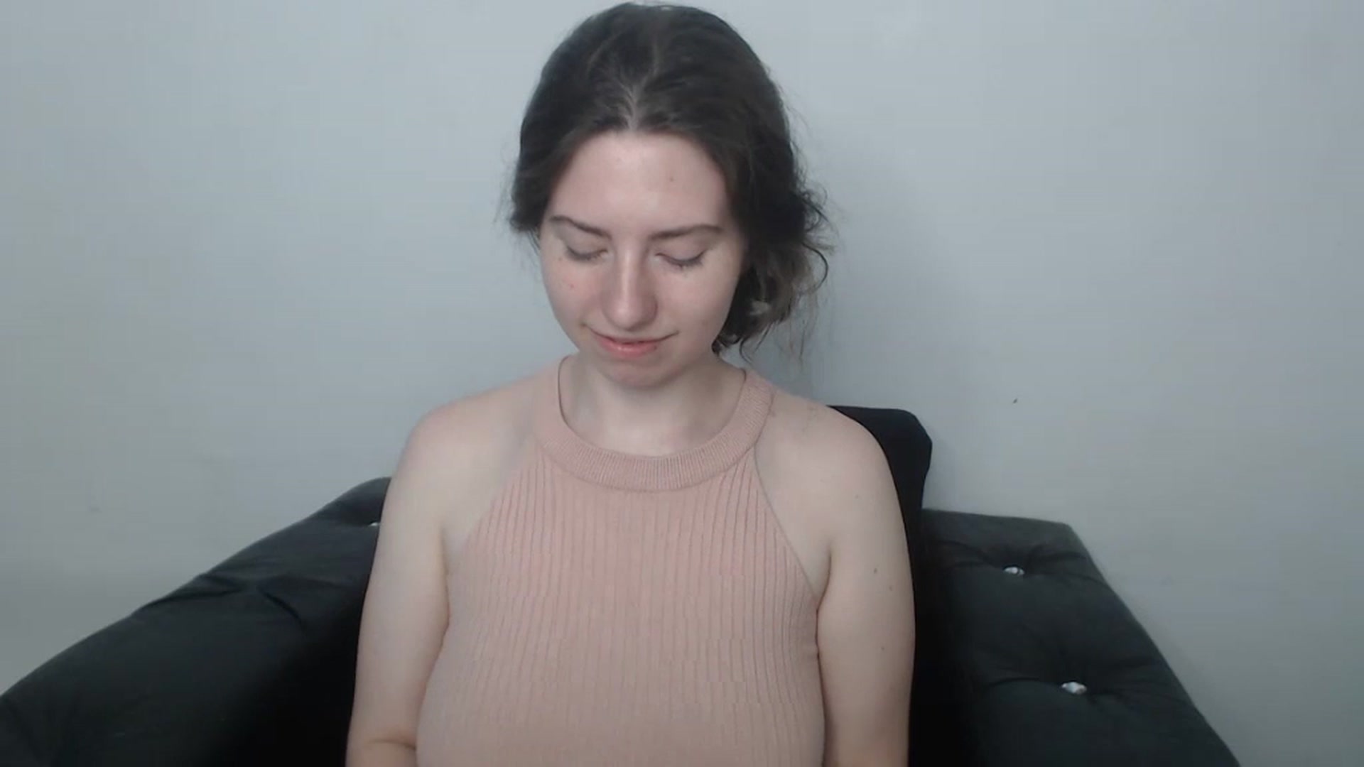 Gallery image thumbnail from Cranky_cherry's myfreecams stream on, 08/27/2023, 11:38 image 16 of 20
