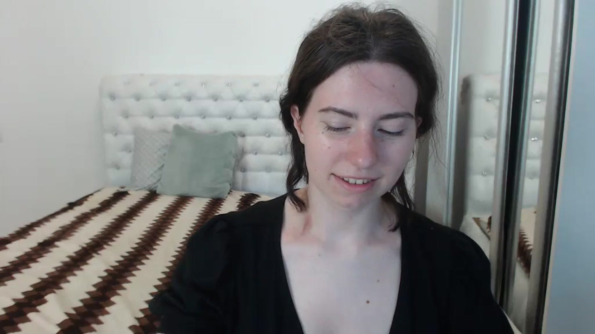 Gallery image thumbnail from Cranky_cherry's myfreecams stream on, 08/28/2023, 10:42 image 18 of 20