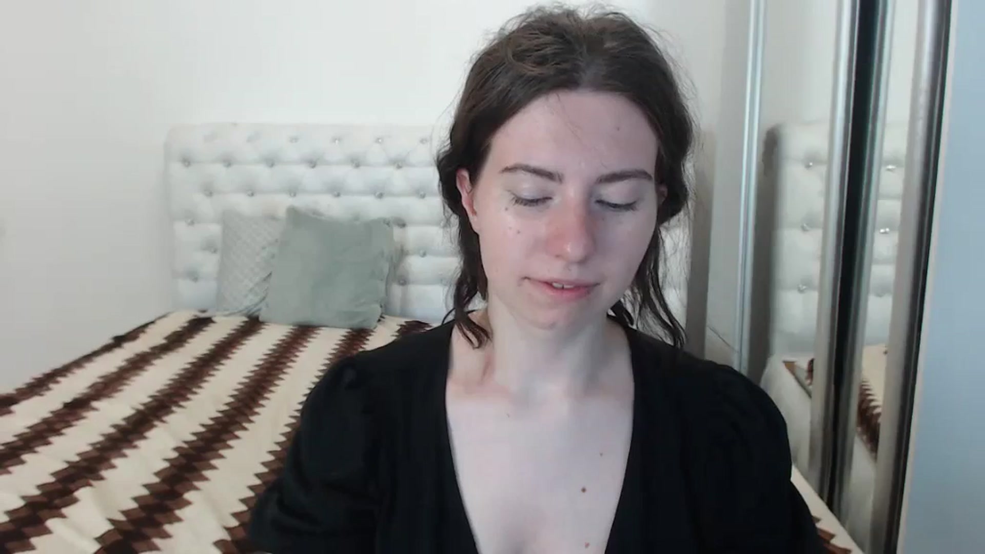 Gallery image thumbnail from Cranky_cherry's myfreecams stream on, 08/28/2023, 10:42 image 5 of 20