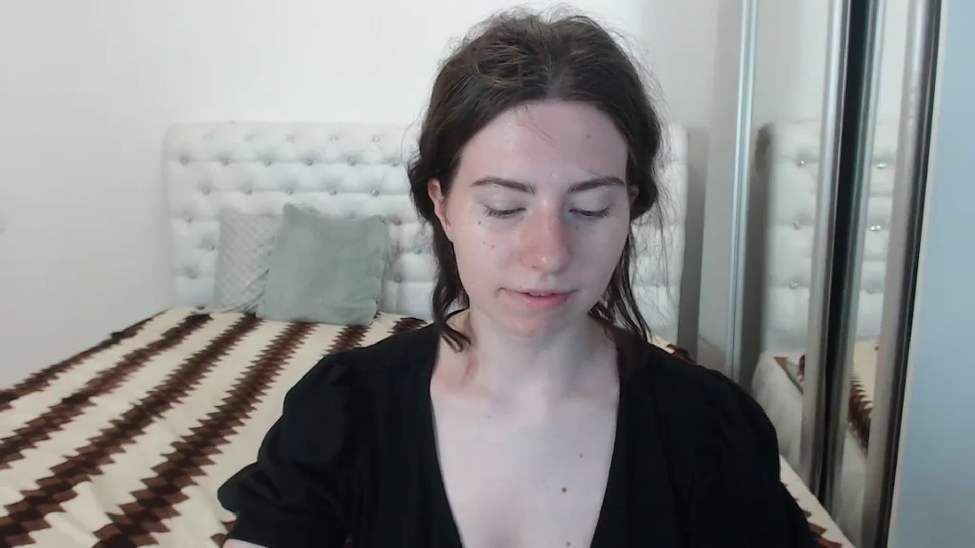 Gallery image thumbnail from Cranky_cherry's myfreecams stream on, 08/28/2023, 10:42 image 7 of 20