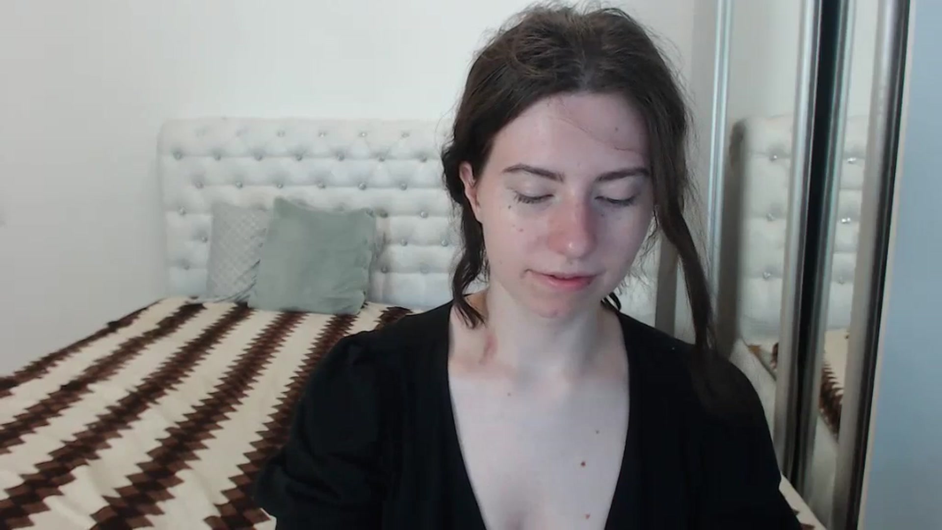 Gallery image thumbnail from Cranky_cherry's myfreecams stream on, 08/28/2023, 10:42 image 8 of 20
