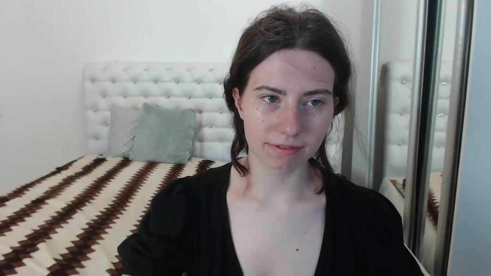 Gallery image thumbnail from Cranky_cherry's myfreecams stream on, 08/28/2023, 10:42 image 13 of 20