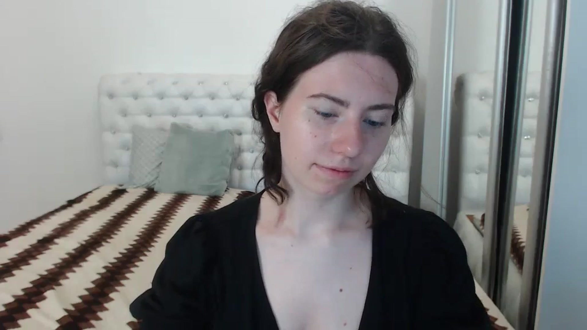 Gallery image thumbnail from Cranky_cherry's myfreecams stream on, 08/28/2023, 10:42 image 9 of 20