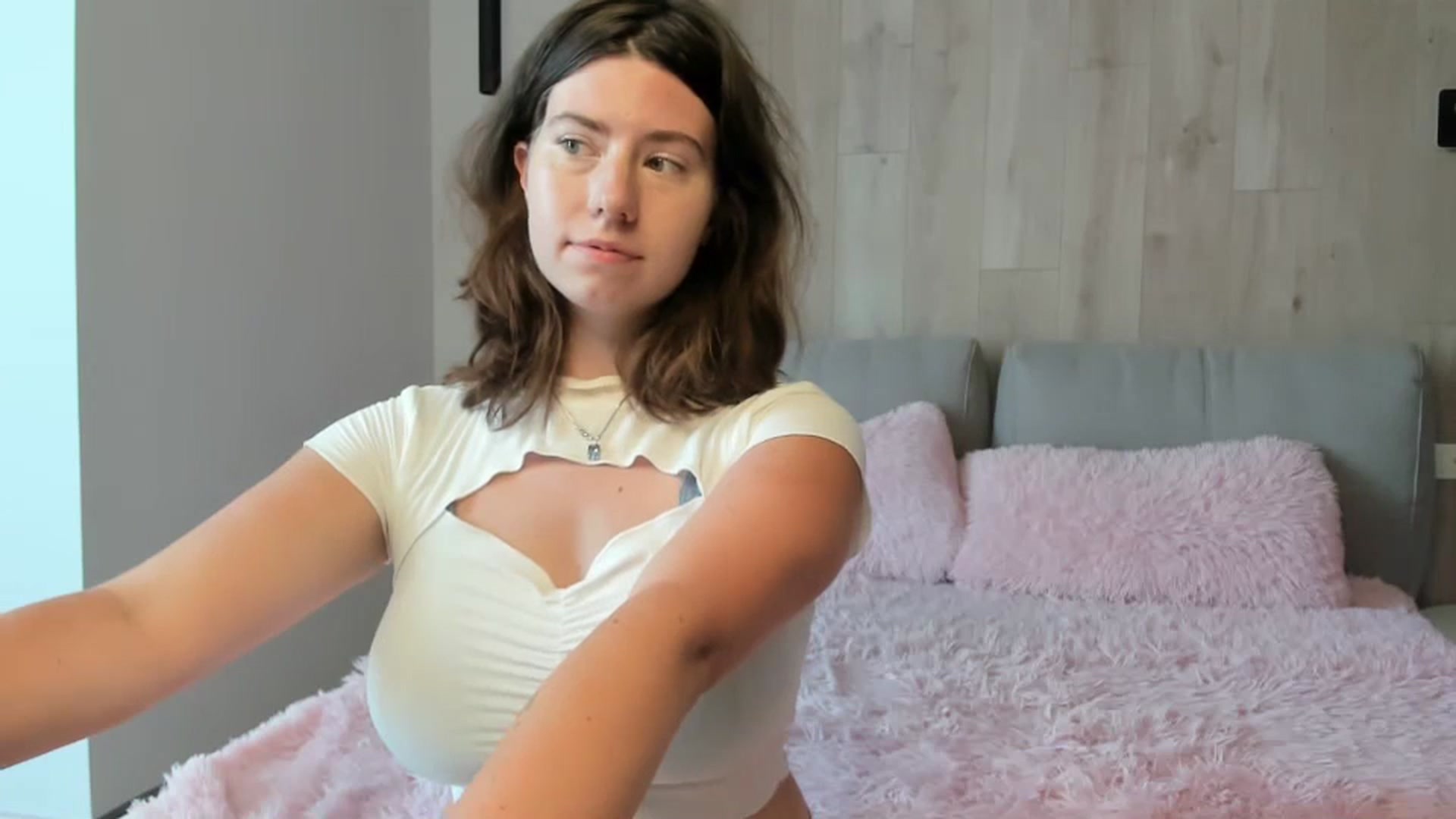 Gallery image thumbnail from Cranky_cherry's myfreecams stream on, 07/22/2024, 10:37 image 10 of 20