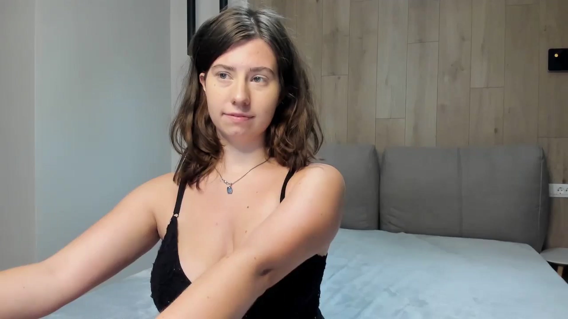 Gallery image thumbnail from Cranky_cherry's myfreecams stream on, 08/18/2024, 18:38 image 3 of 20