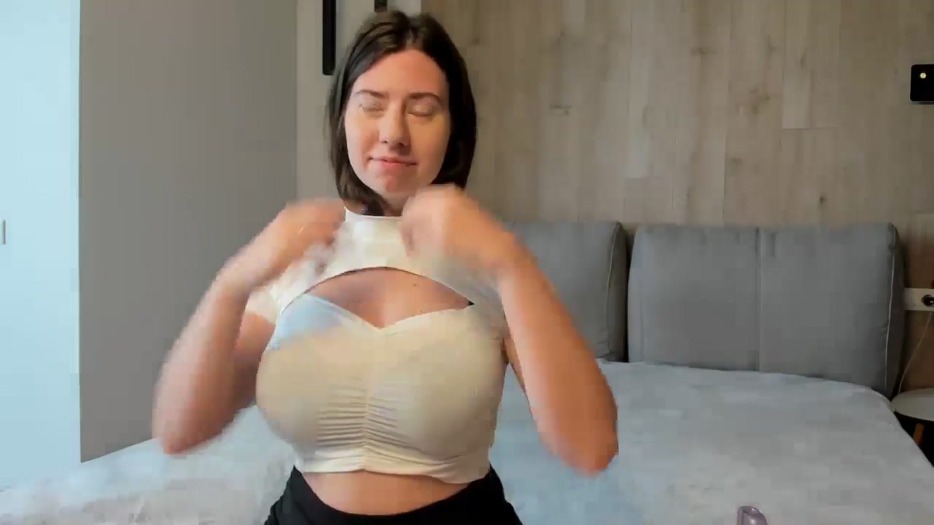 Gallery image thumbnail from Cranky_cherry's myfreecams stream on, 09/05/2024, 08:46 image 17 of 20