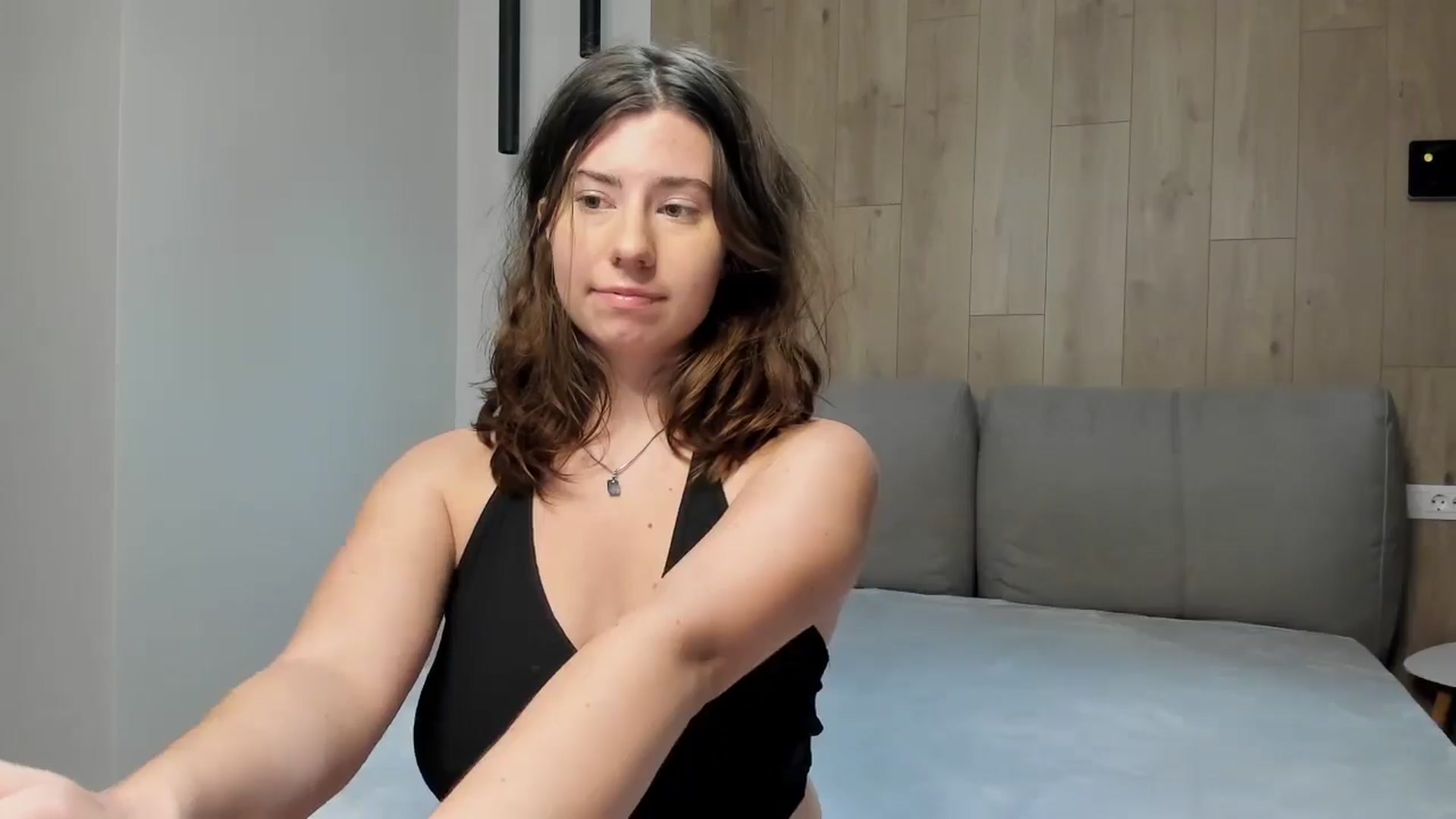 Gallery image thumbnail from Cranky_cherry's myfreecams stream on, 10/04/2024, 17:34 image 12 of 20