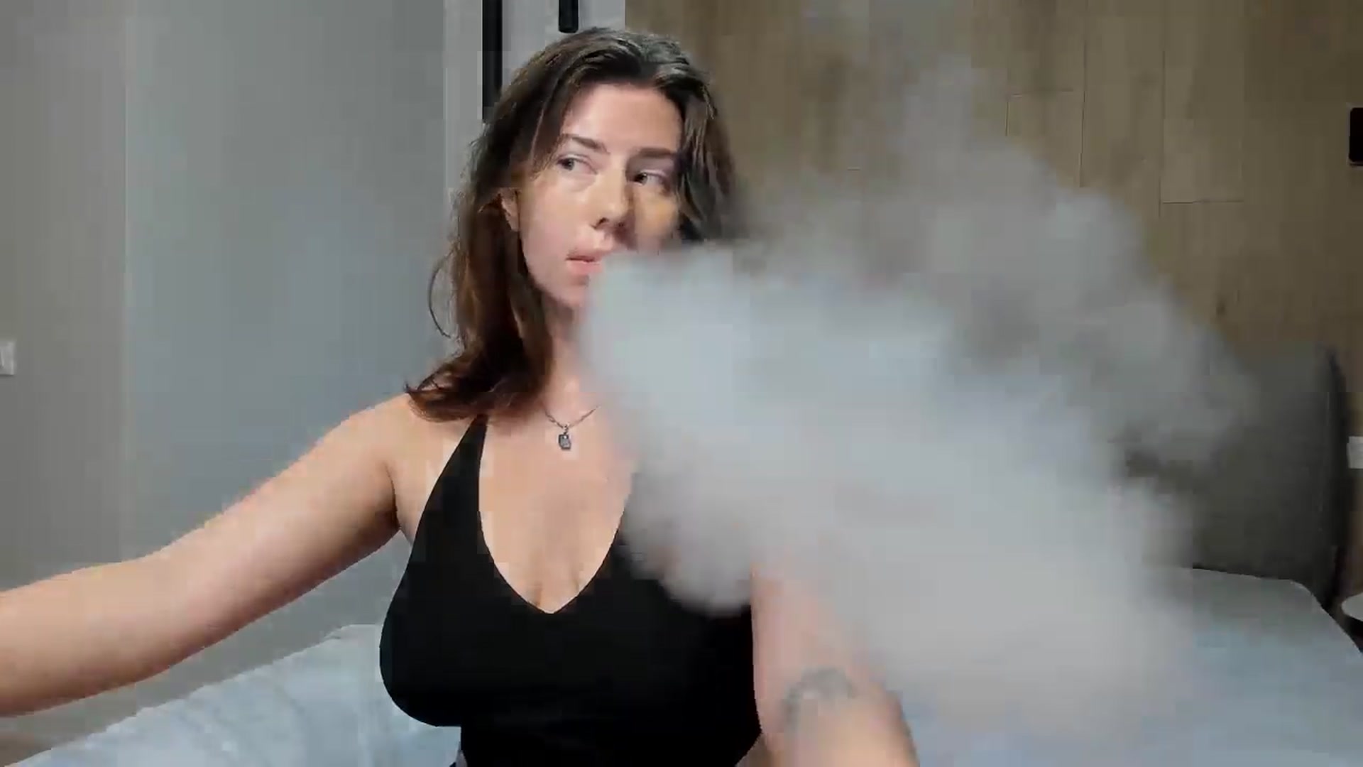 Gallery image thumbnail from Cranky_cherry's myfreecams stream on, 10/07/2024, 18:20 image 2 of 20