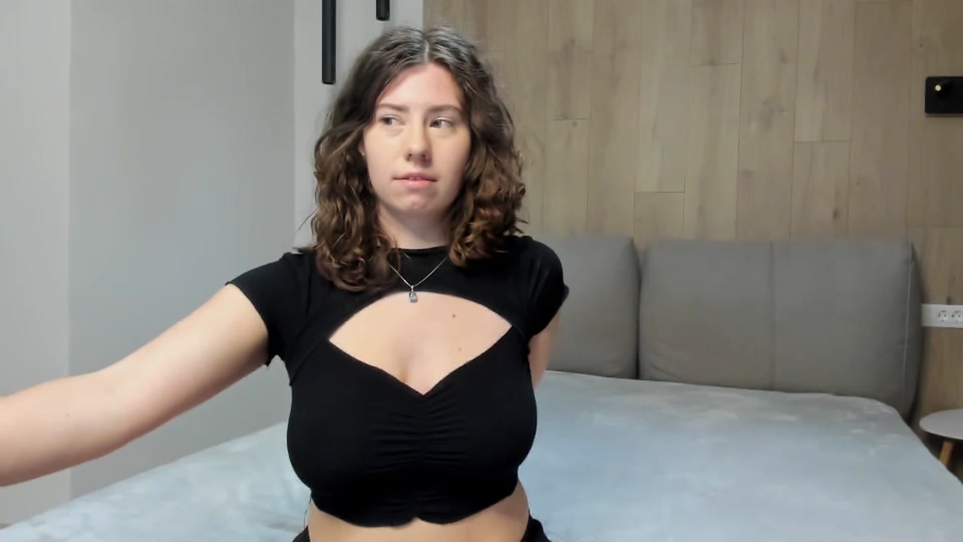 Gallery image thumbnail from Cranky_cherry's myfreecams stream on, 10/19/2024, 22:56 image 20 of 20