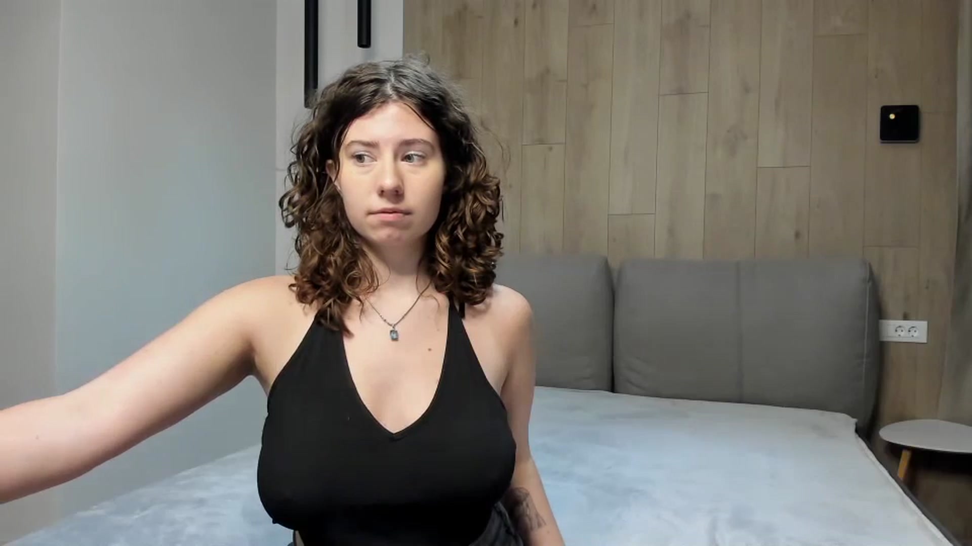 Gallery image thumbnail from Cranky_cherry's myfreecams stream on, 10/31/2024, 16:28 image 16 of 20