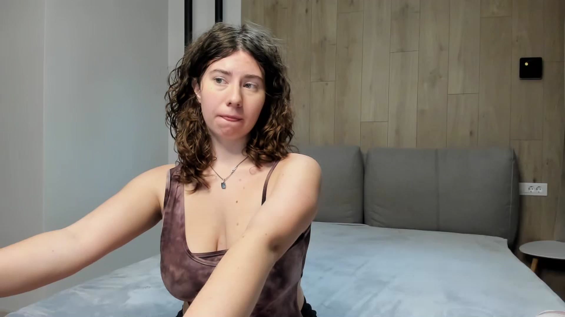 Gallery image thumbnail from Cranky_cherry's myfreecams stream on, 11/03/2024, 17:34 image 2 of 20
