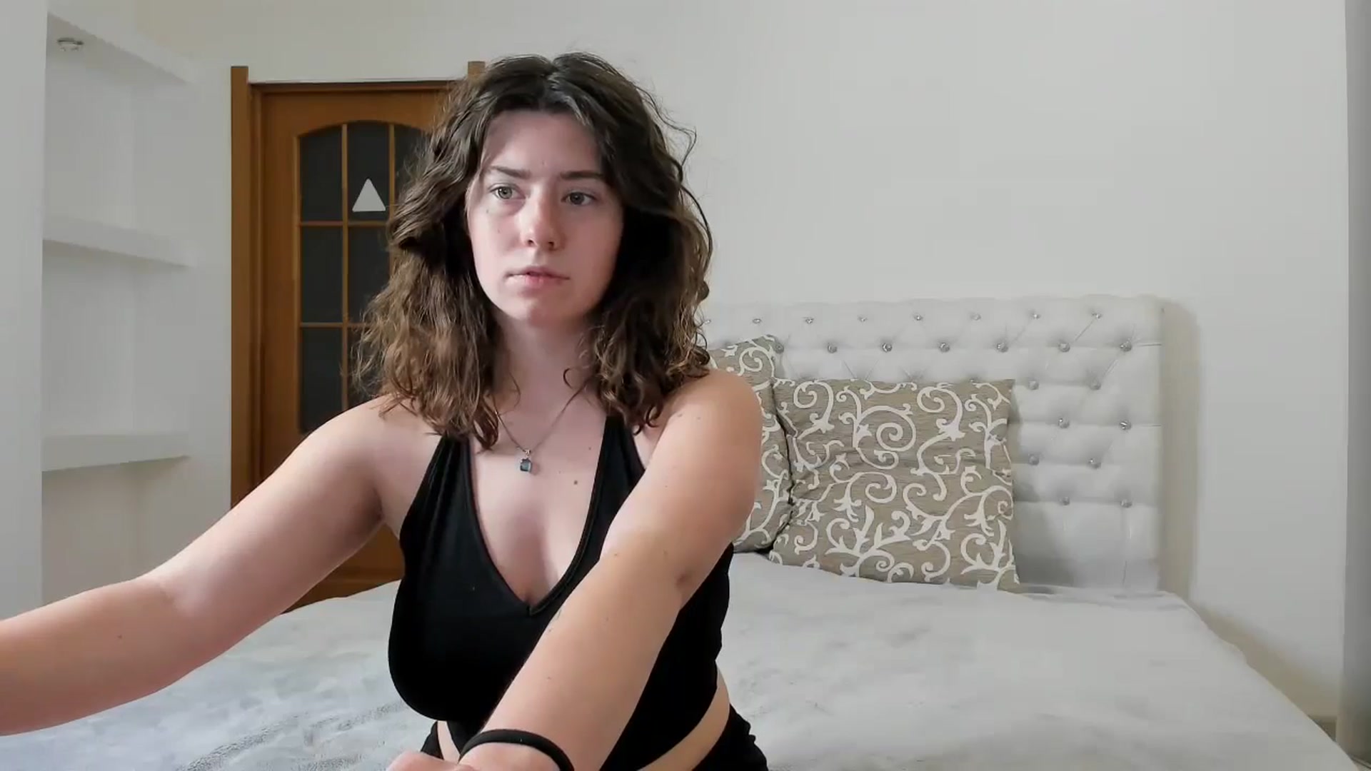 Gallery image thumbnail from Cranky_cherry's myfreecams stream on, 11/19/2024, 18:49 image 14 of 20