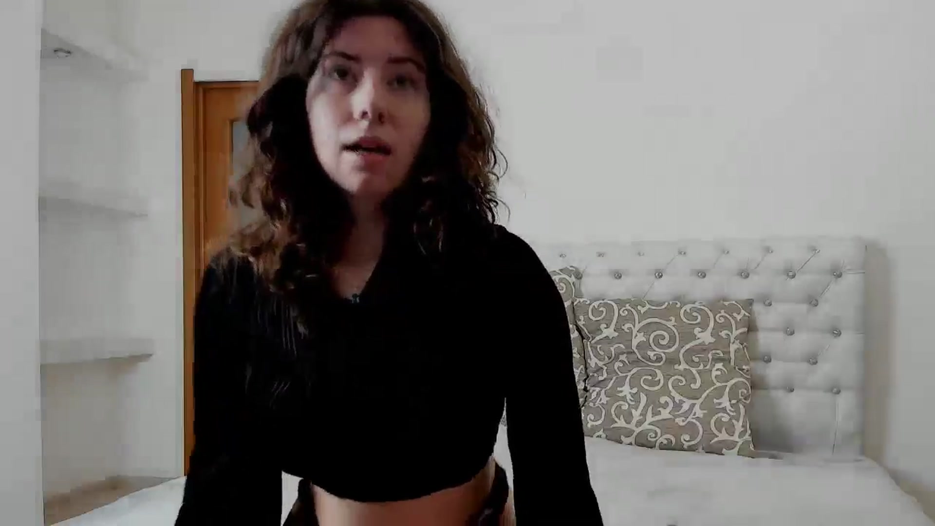 Gallery image thumbnail from Cranky_cherry's myfreecams stream on, 11/20/2024, 14:50 image 6 of 20
