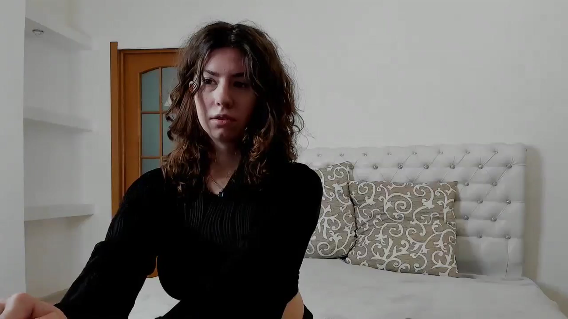 Gallery image thumbnail from Cranky_cherry's myfreecams stream on, 11/20/2024, 14:50 image 8 of 20