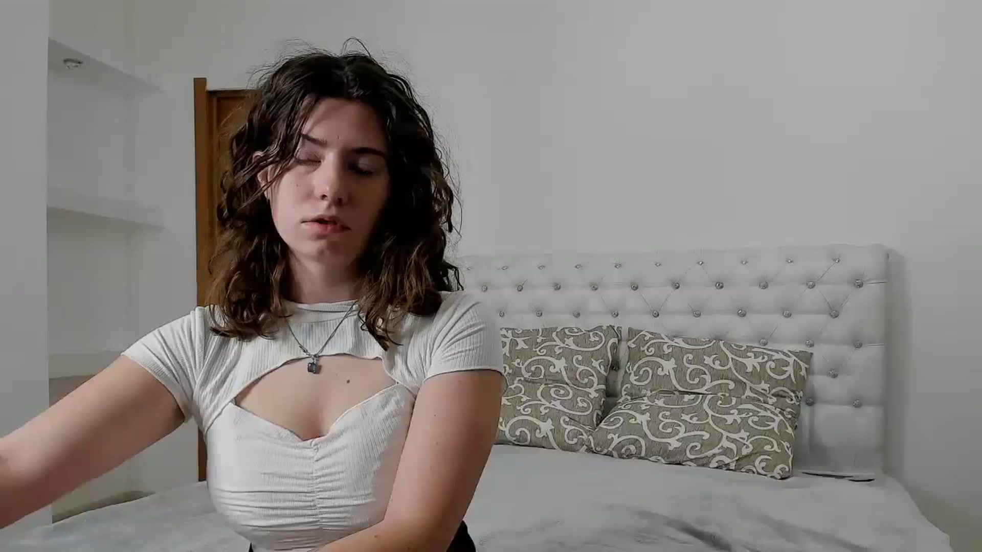 Gallery image thumbnail from Cranky_cherry's myfreecams stream on, 11/23/2024, 10:35 image 5 of 20