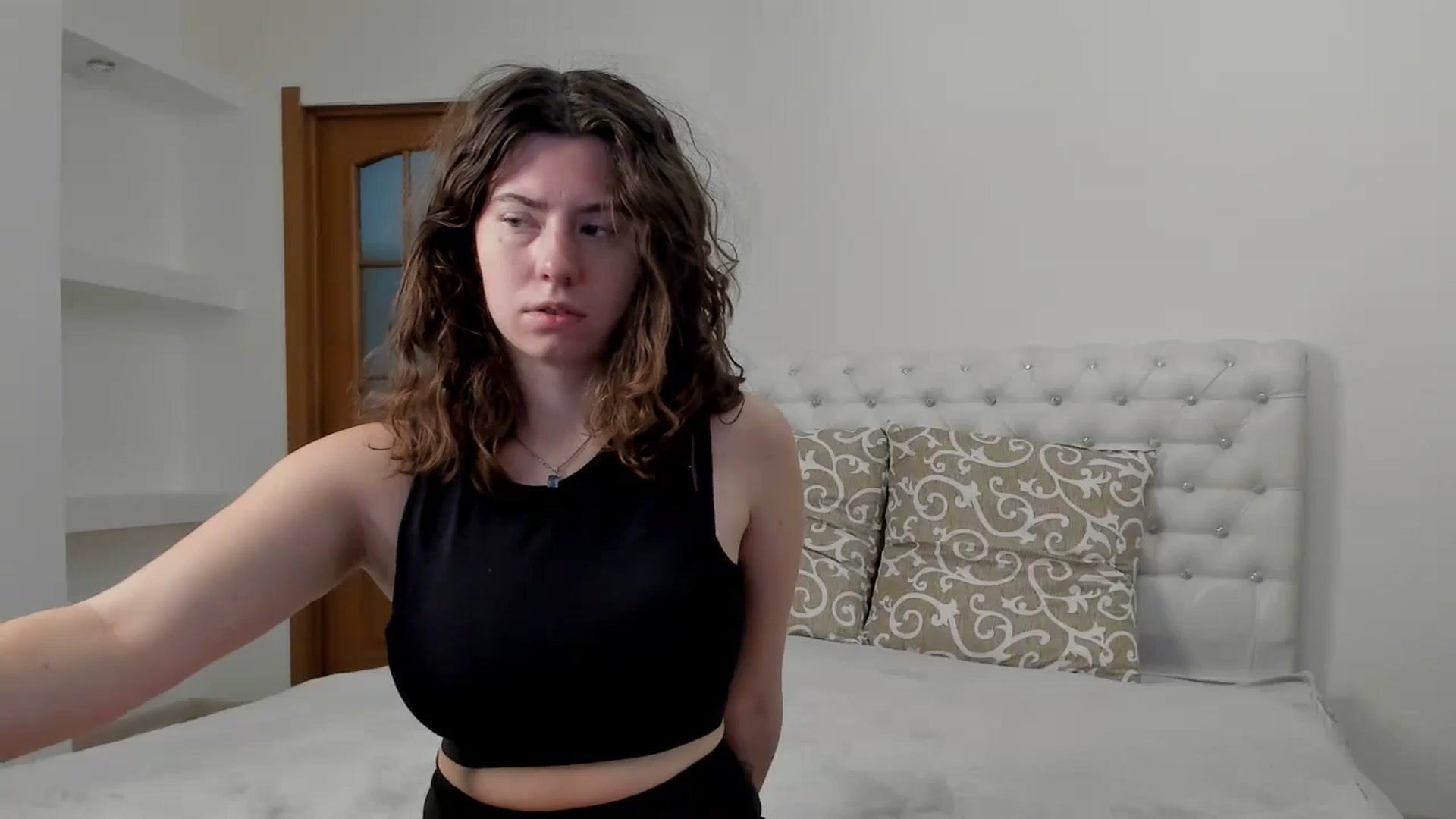 Gallery image thumbnail from Cranky_cherry's myfreecams stream on, 11/26/2024, 09:54 image 18 of 20
