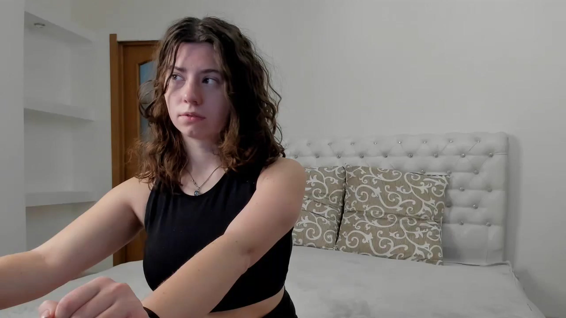 Gallery image thumbnail from Cranky_cherry's myfreecams stream on, 11/26/2024, 09:54 image 11 of 20