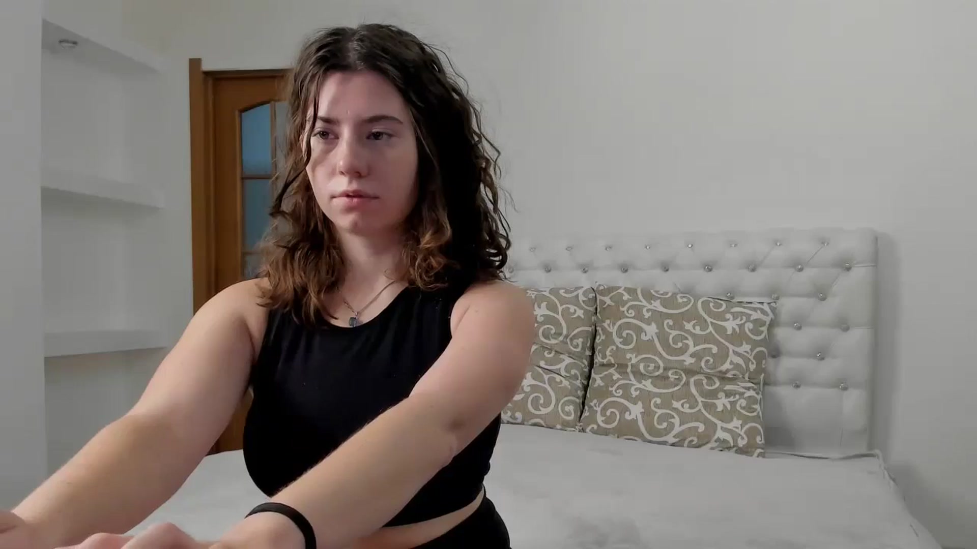 Gallery image thumbnail from Cranky_cherry's myfreecams stream on, 11/26/2024, 09:54 image 16 of 20