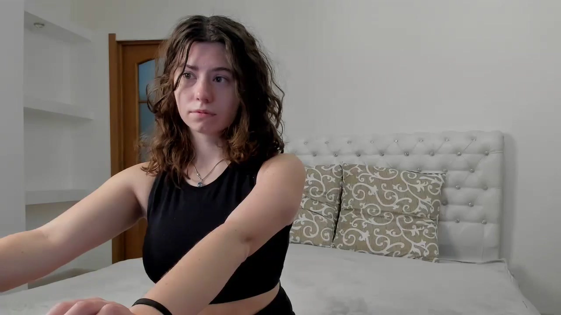 Gallery image thumbnail from Cranky_cherry's myfreecams stream on, 11/26/2024, 09:54 image 8 of 20