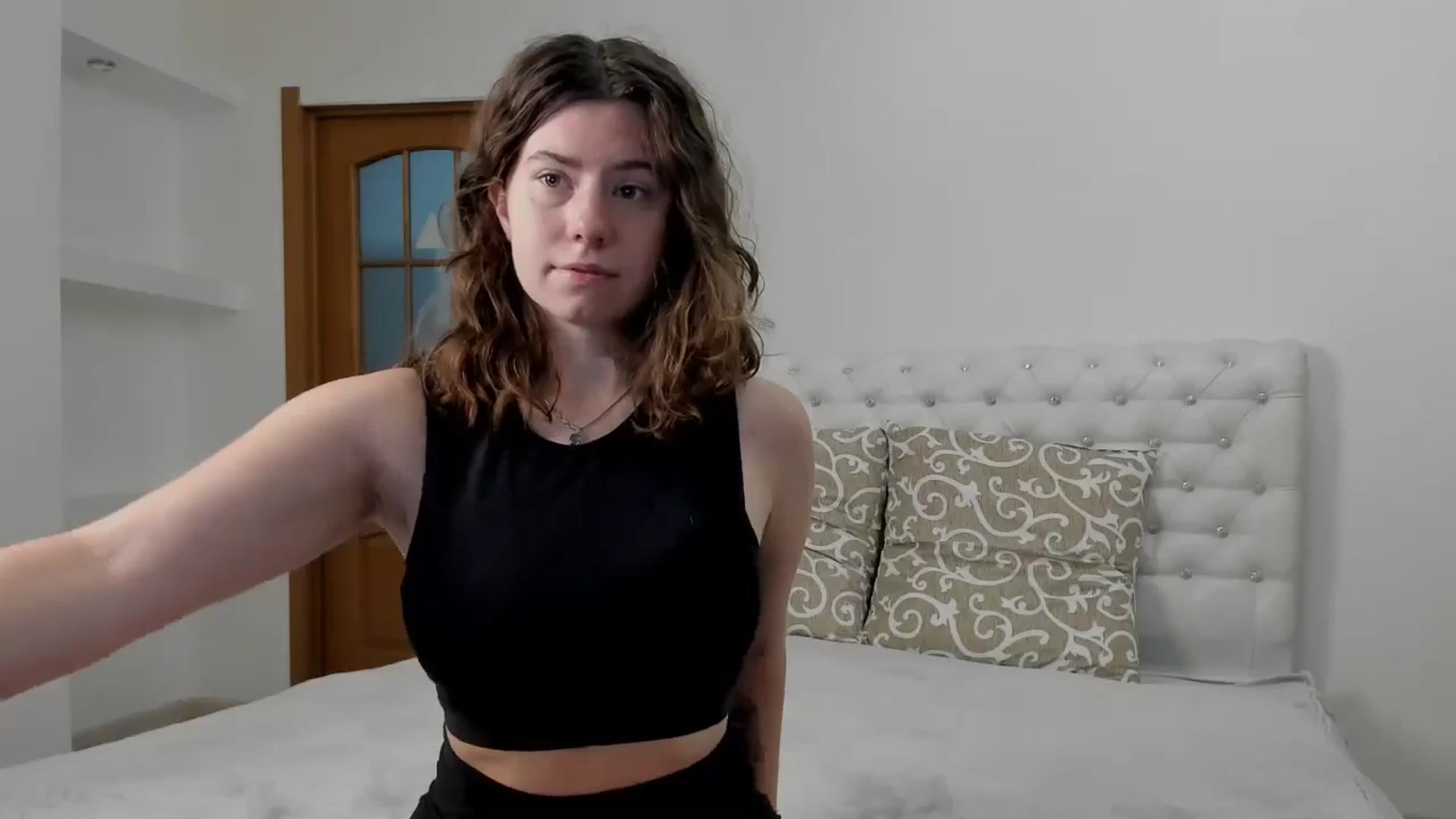 Gallery image thumbnail from Cranky_cherry's myfreecams stream on, 11/26/2024, 09:54 image 6 of 20