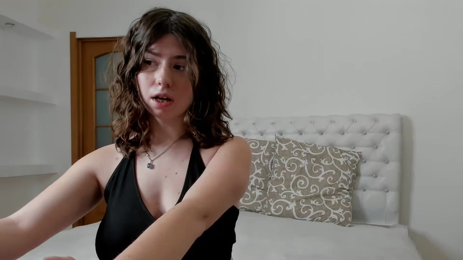 Gallery image thumbnail from Cranky_cherry's myfreecams stream on, 11/30/2024, 12:00 image 18 of 20