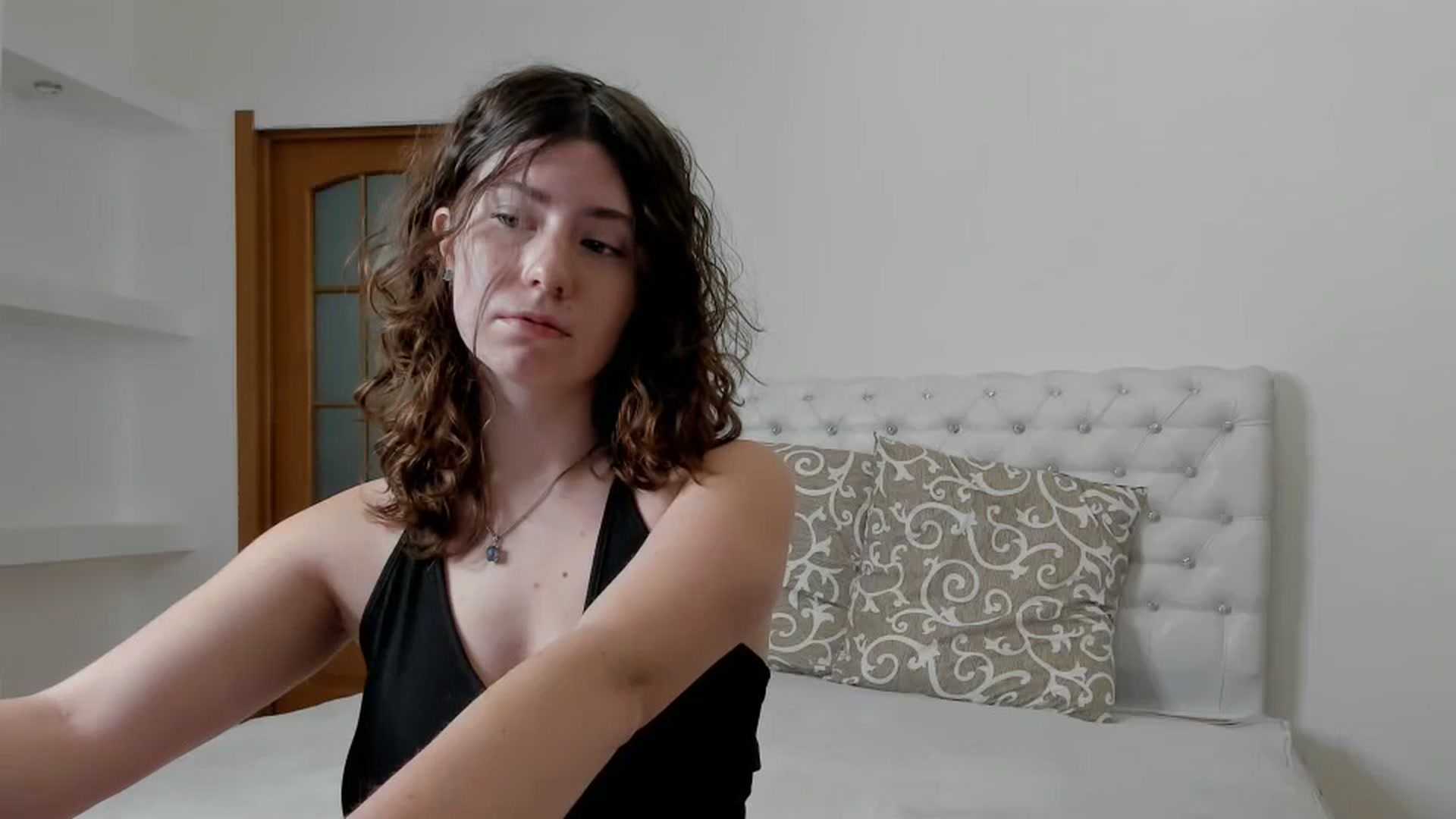 Gallery image thumbnail from Cranky_cherry's myfreecams stream on, 11/30/2024, 12:19 image 13 of 20