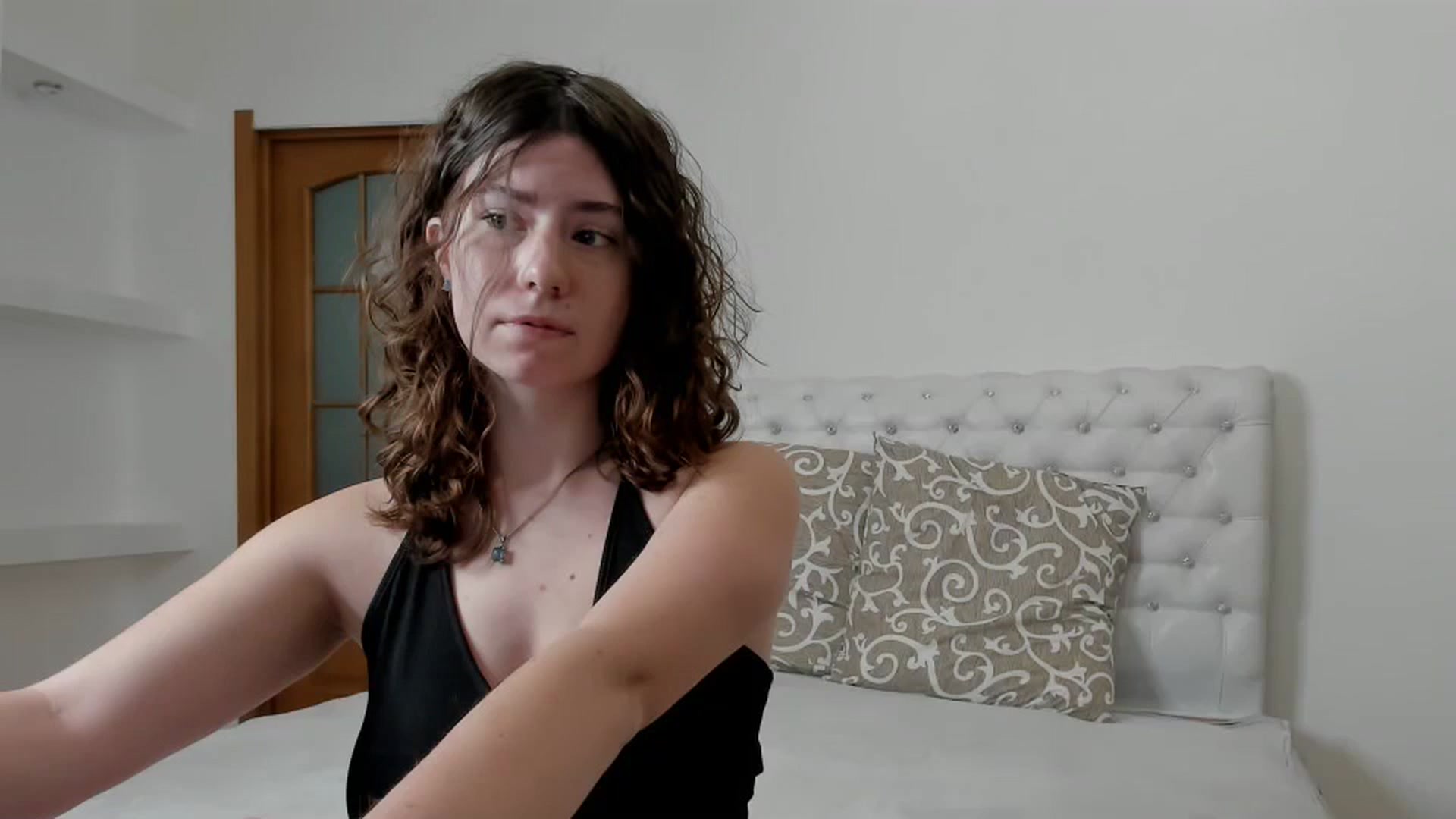 Gallery image thumbnail from Cranky_cherry's myfreecams stream on, 11/30/2024, 12:19 image 14 of 20
