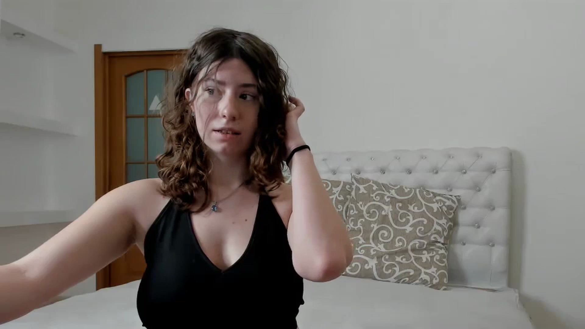 Gallery image thumbnail from Cranky_cherry's myfreecams stream on, 11/30/2024, 12:19 image 18 of 20