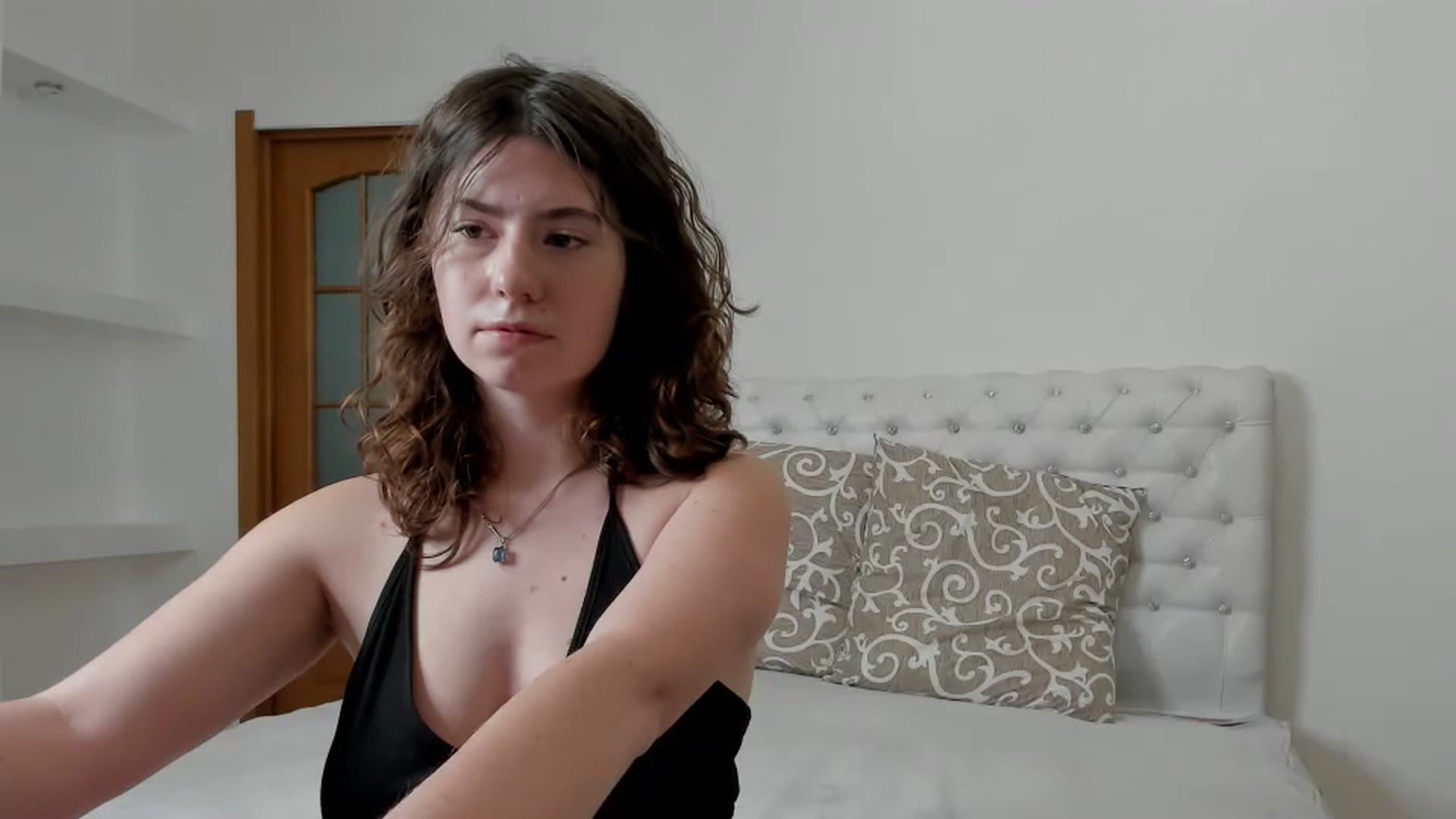 Gallery image thumbnail from Cranky_cherry's myfreecams stream on, 11/30/2024, 14:35 image 2 of 20