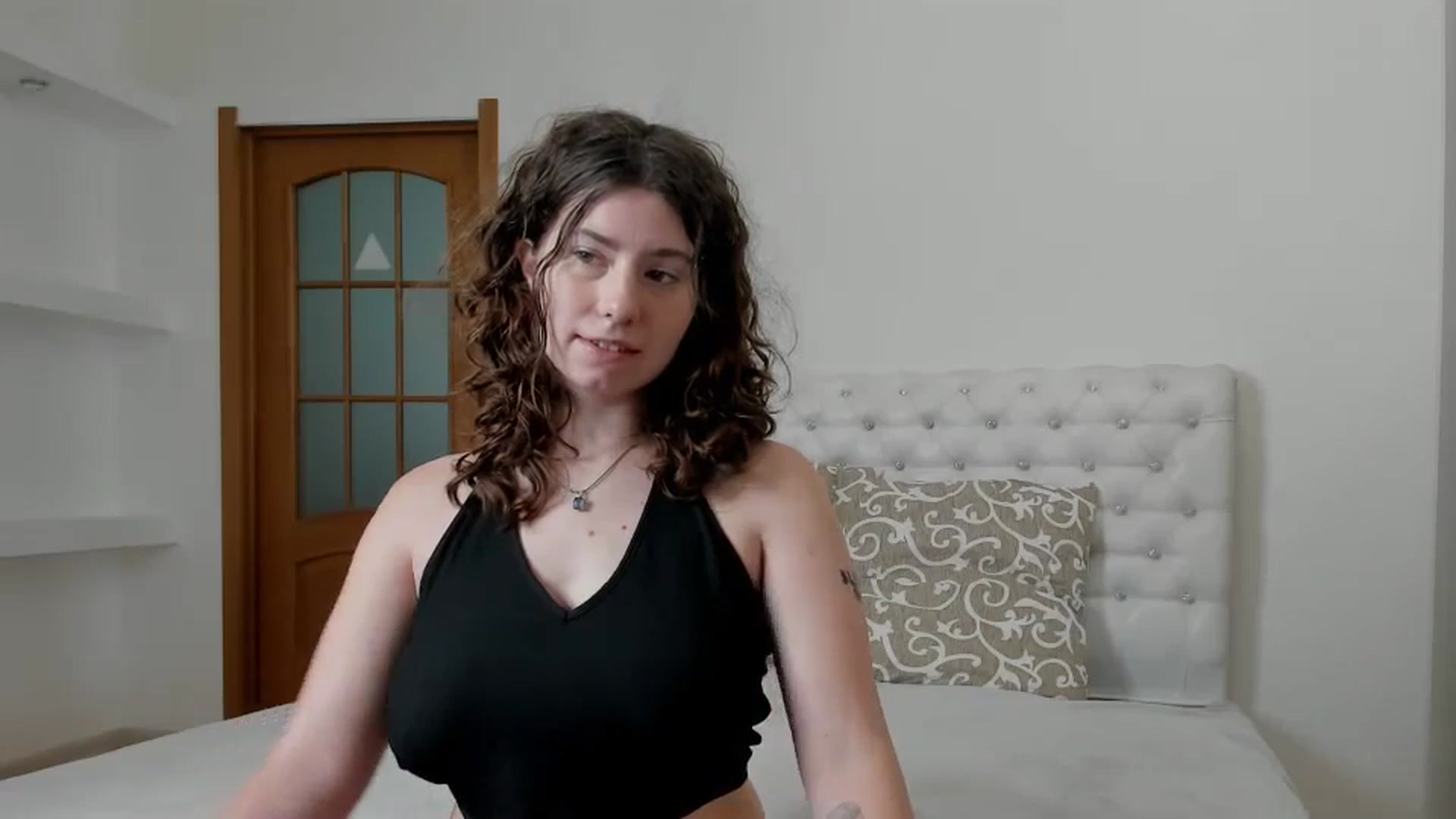 Gallery image thumbnail from Cranky_cherry's myfreecams stream on, 12/07/2024, 16:00 image 3 of 20