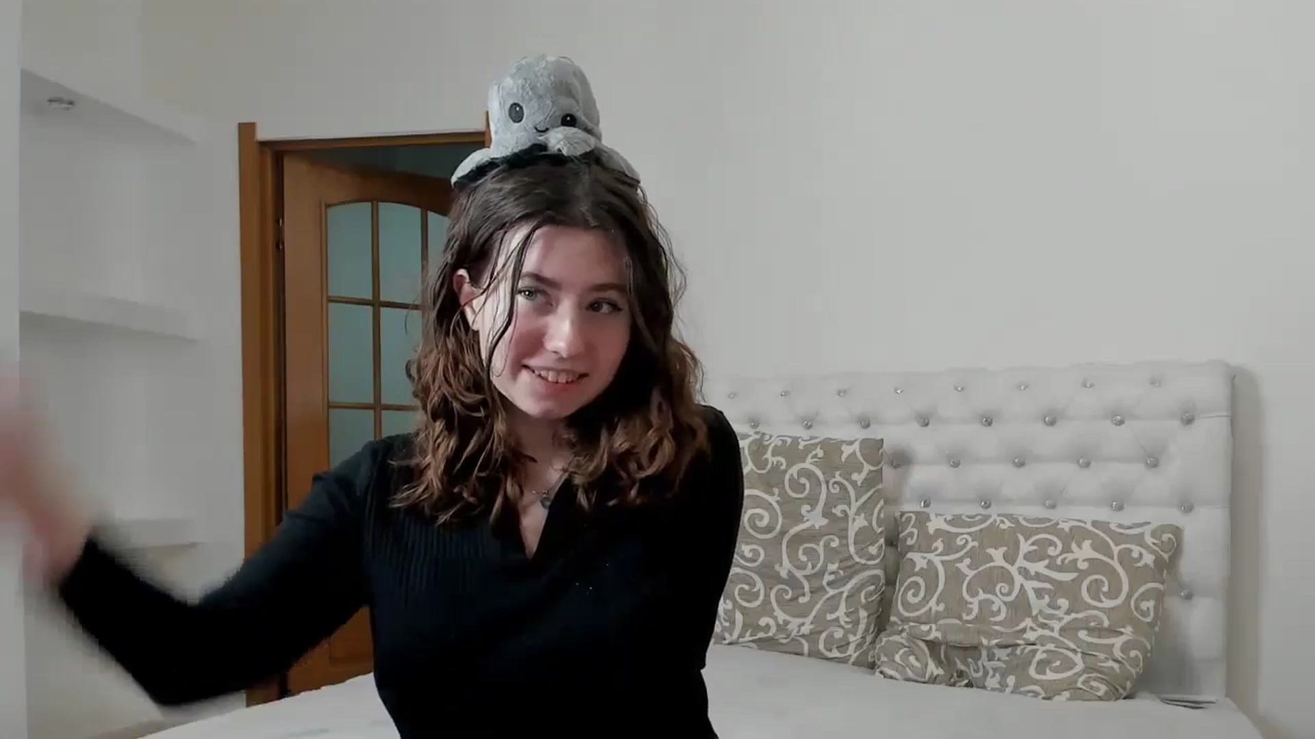 Gallery image thumbnail from Cranky_cherry's myfreecams stream on, 12/14/2024, 19:46 image 18 of 20