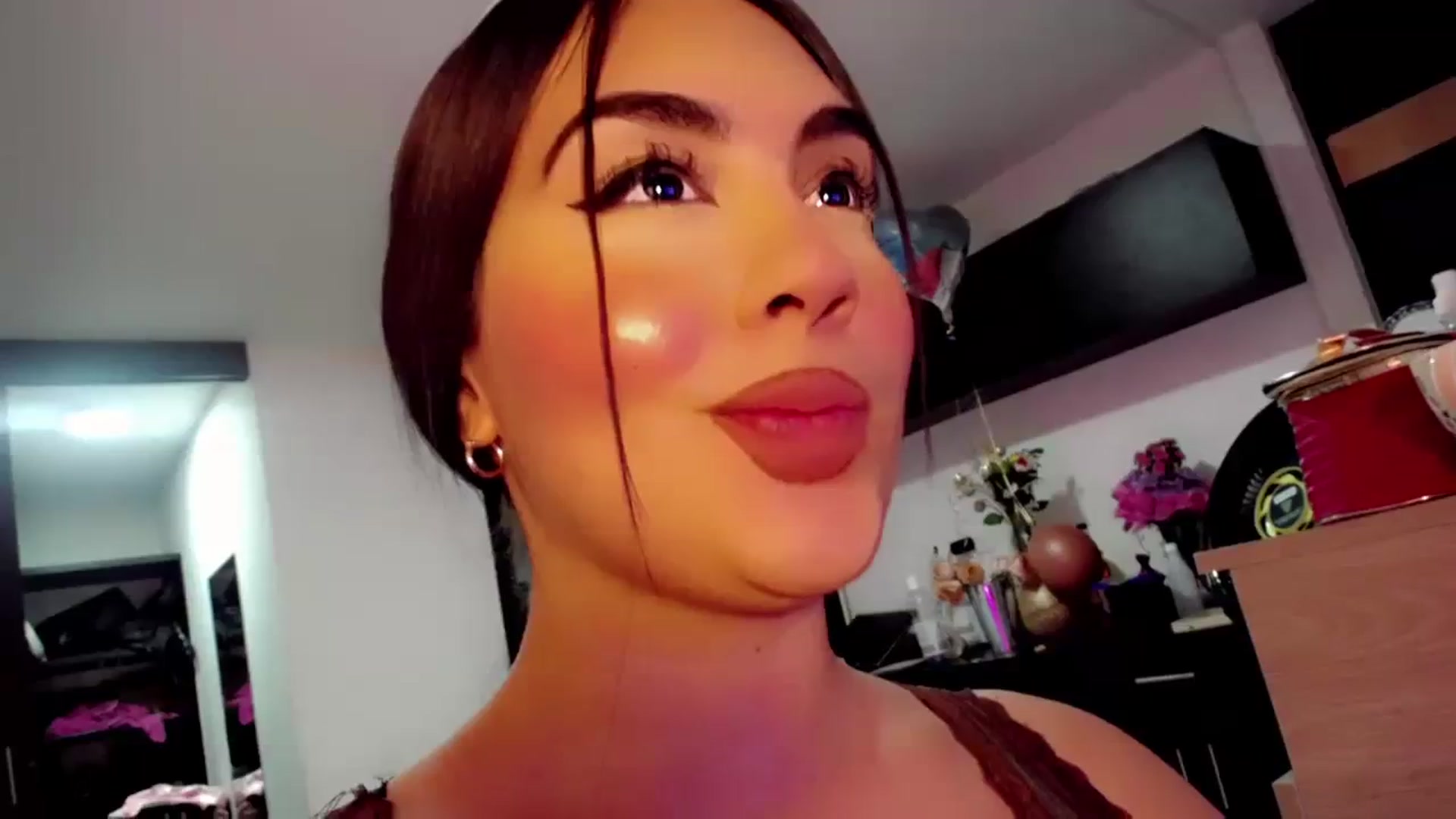 Gallery image thumbnail from CrazyChanel's myfreecams stream on, 08/08/2023, 06:57 image 3 of 20