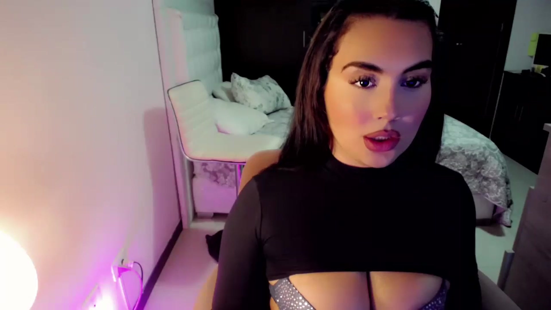 Gallery image thumbnail from CrazyChanel's myfreecams stream on, 08/14/2023, 09:22 image 13 of 20