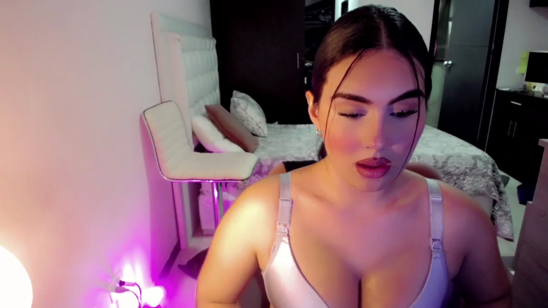Gallery image thumbnail from CrazyChanel's myfreecams stream on, 08/16/2023, 07:45 image 18 of 20