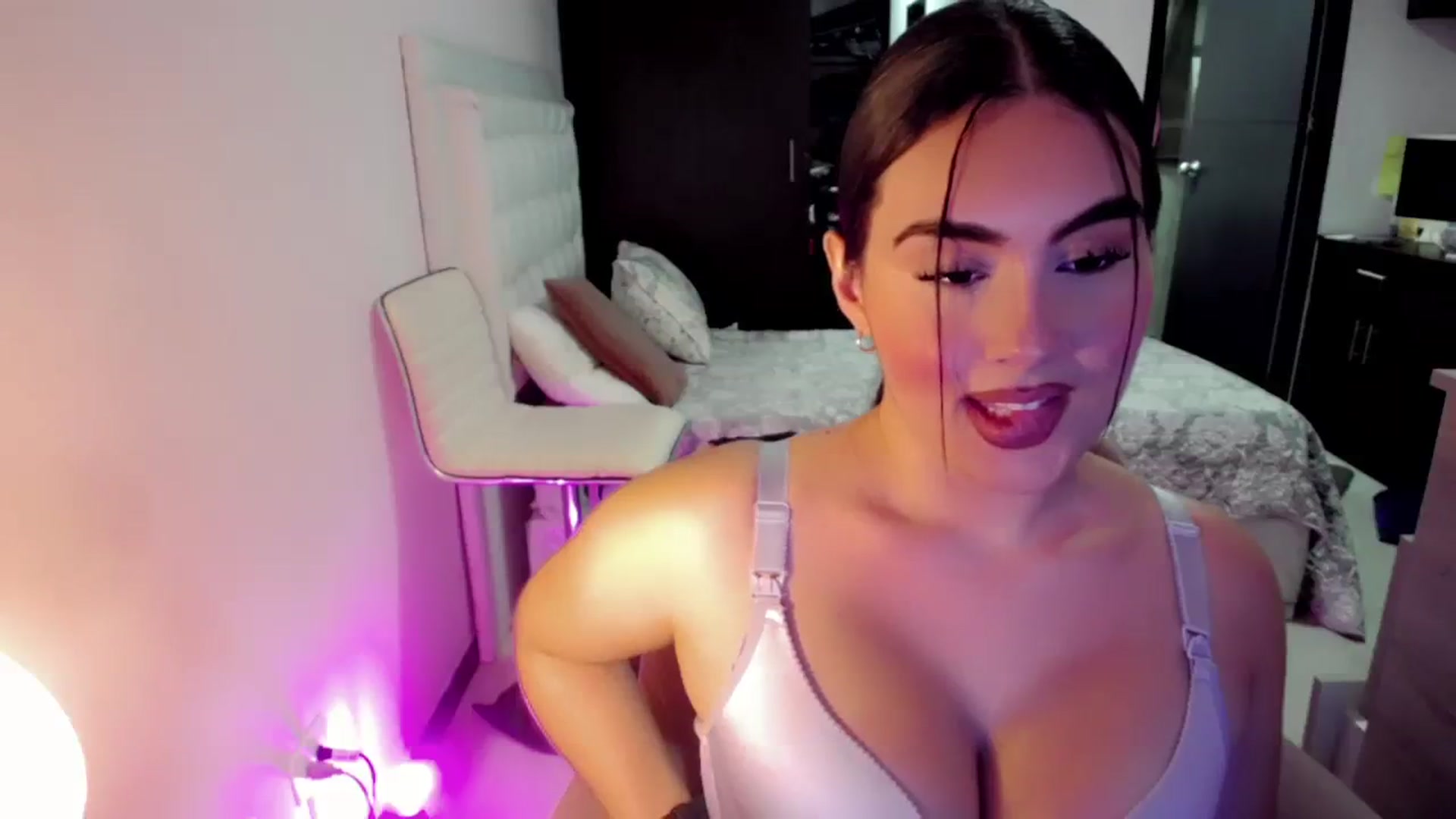 Gallery image thumbnail from CrazyChanel's myfreecams stream on, 08/16/2023, 07:45 image 9 of 20