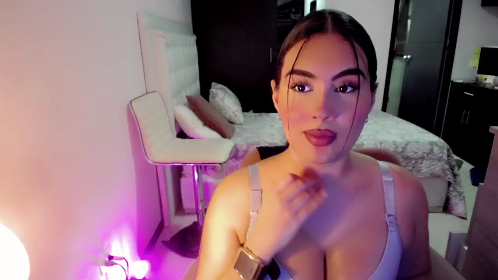 Gallery image thumbnail from CrazyChanel's myfreecams stream on, 08/16/2023, 07:45 image 19 of 20