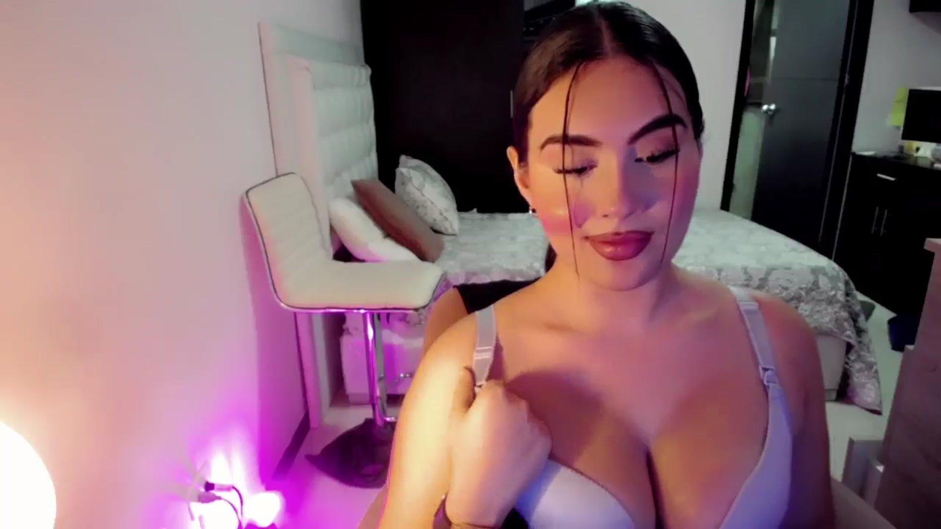 Gallery image thumbnail from CrazyChanel's myfreecams stream on, 08/16/2023, 07:45 image 8 of 20