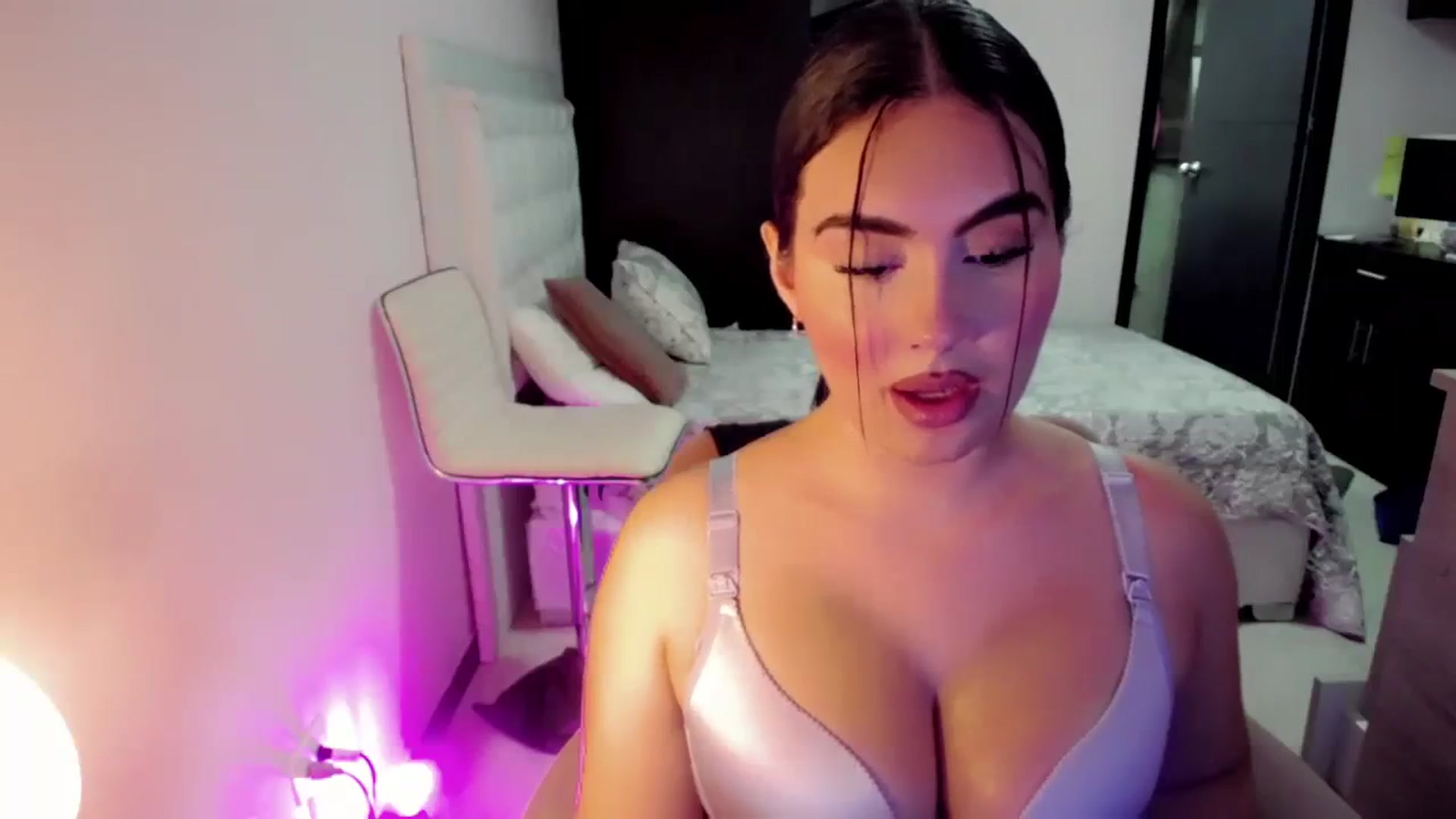 Gallery image thumbnail from CrazyChanel's myfreecams stream on, 08/16/2023, 07:45 image 6 of 20