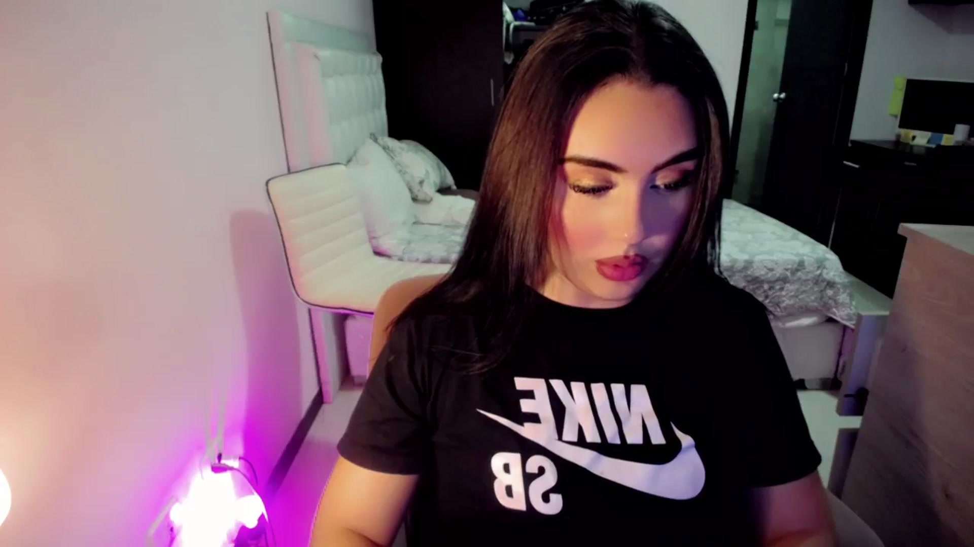 Gallery image thumbnail from CrazyChanel's myfreecams stream on, 08/19/2023, 07:59 image 16 of 20