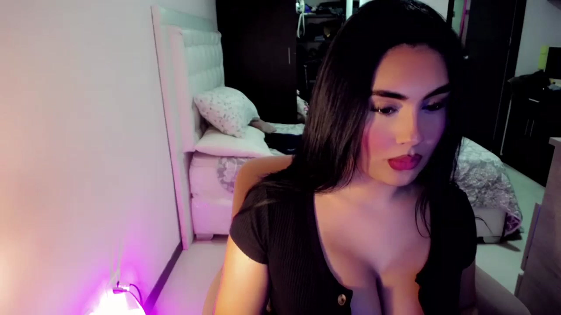 Gallery image thumbnail from CrazyChanel's myfreecams stream on, 08/22/2023, 02:16 image 17 of 20