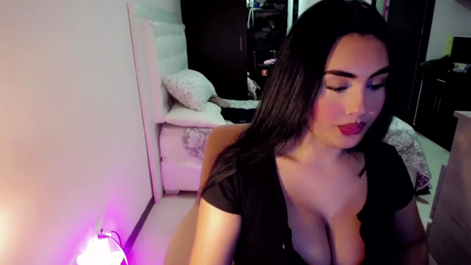 Gallery image thumbnail from CrazyChanel's myfreecams stream on, 08/22/2023, 02:16 image 3 of 20