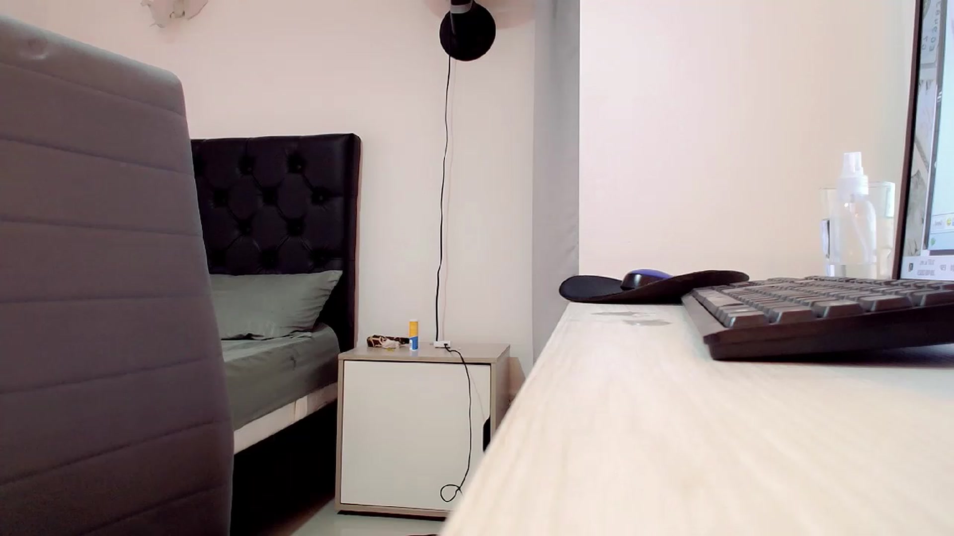 Gallery image thumbnail from CrazyChanel's myfreecams stream on, 08/28/2023, 07:00 image 7 of 20