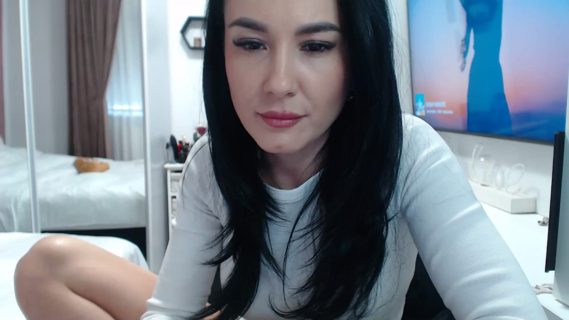 Gallery image thumbnail from CrazyDi's myfreecams stream on, 01/10/2025, 12:47 image 16 of 20