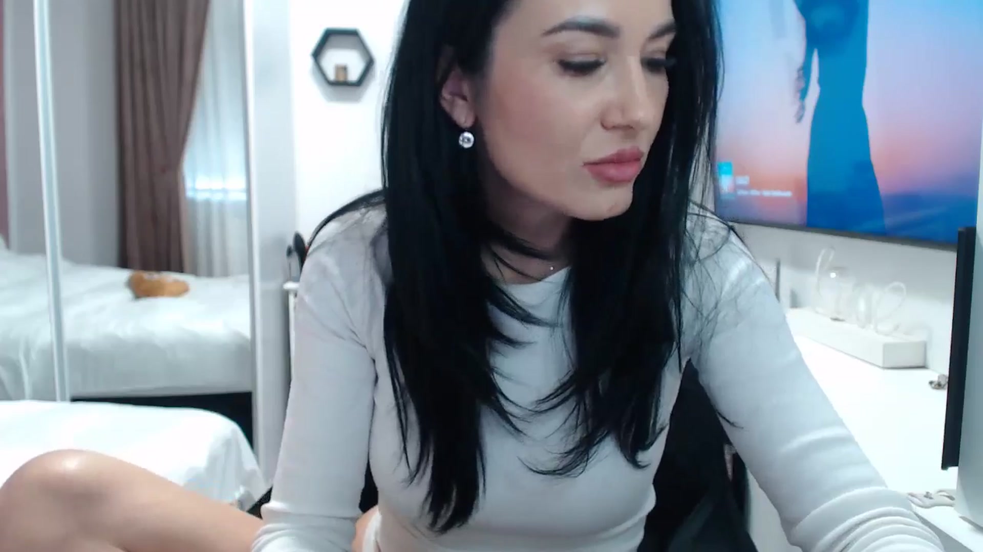 Gallery image thumbnail from CrazyDi's myfreecams stream on, 01/10/2025, 12:47 image 6 of 20
