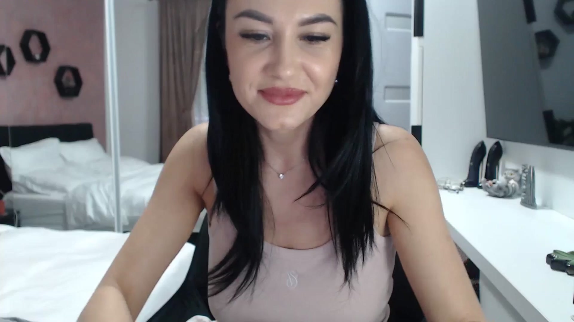 Gallery image thumbnail from CrazyDi's myfreecams stream on, 01/12/2025, 13:58 image 11 of 20