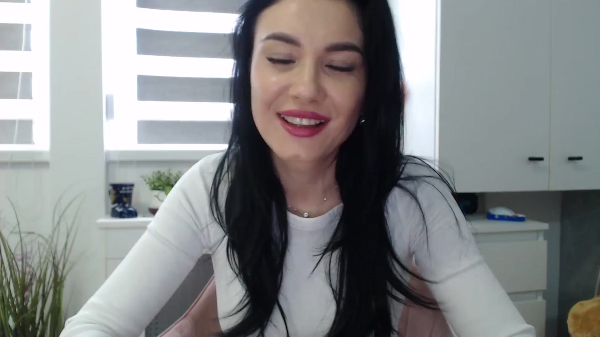 Gallery image thumbnail from CrazyDi's myfreecams stream on, 01/16/2025, 09:54 image 6 of 20
