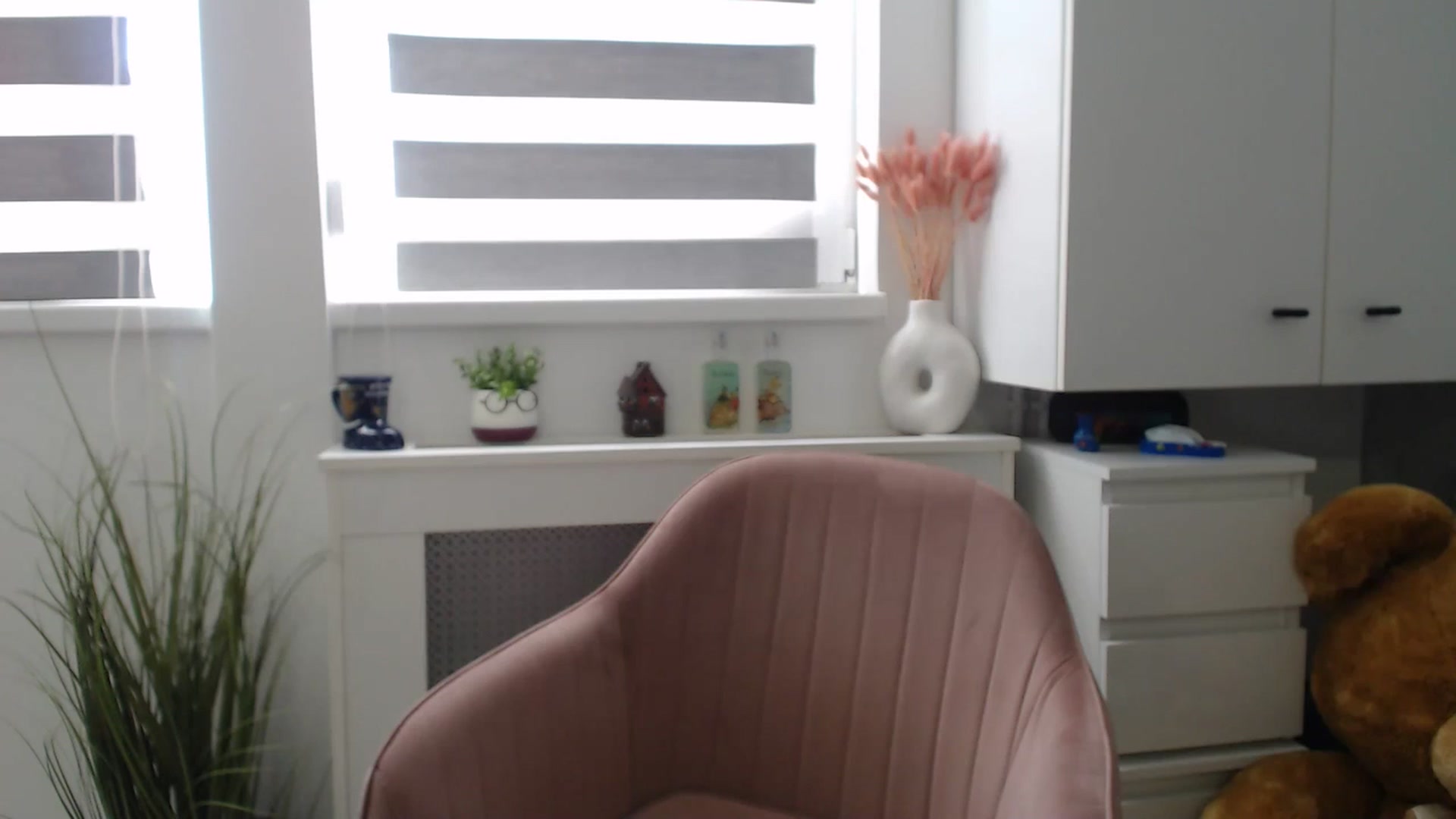 Gallery image thumbnail from CrazyDi's myfreecams stream on, 01/19/2025, 11:35 image 13 of 20