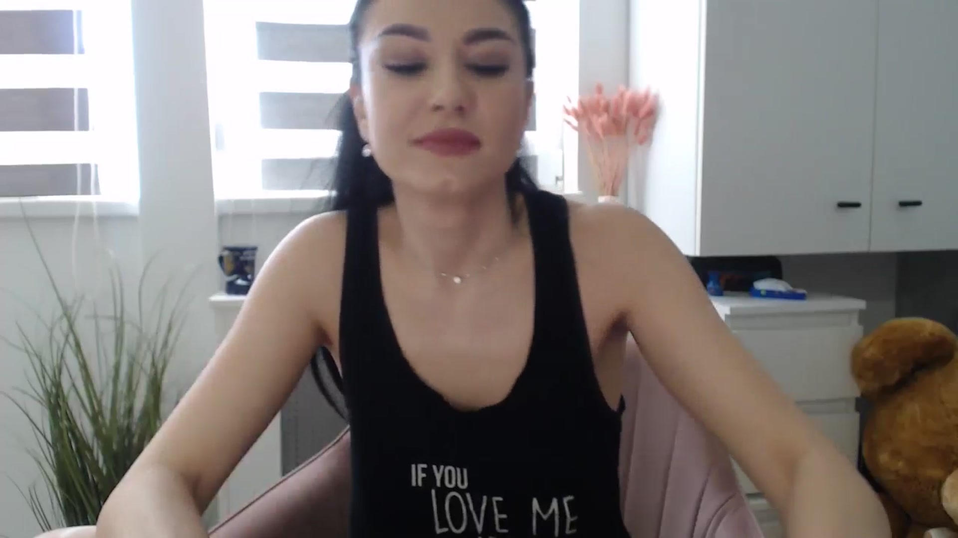 Gallery image thumbnail from CrazyDi's myfreecams stream on, 01/19/2025, 11:35 image 14 of 20
